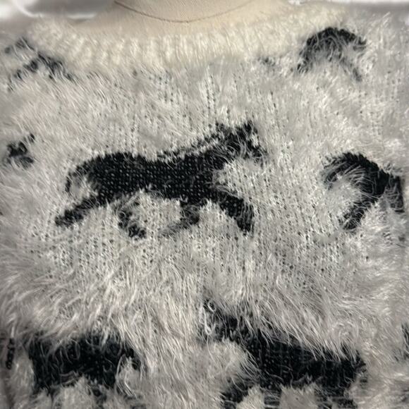Lauren Michelle Black White Horse Super Soft Sweater Sz Medium Ribbed Bottom - Picture 2 of 5